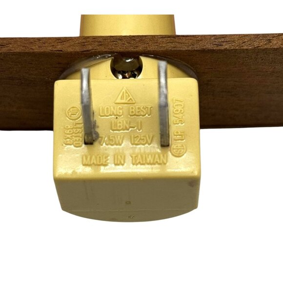 Vintage Wooden Night Light With Cat & Butterfly Cutout Design - Picture 4 of 9